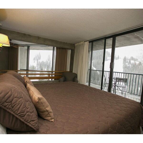 Iron Blosam Lodge RedWeek