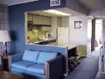 Mariner's Pointe Resort - Kitchen/living room