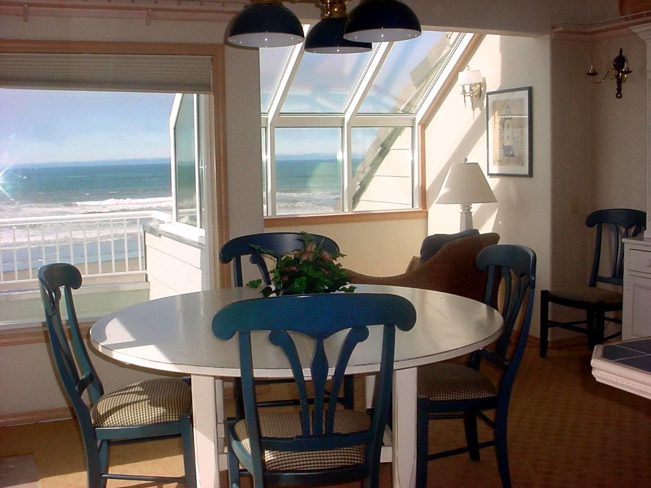 Penthouse Dining Room at Point Brown Resort