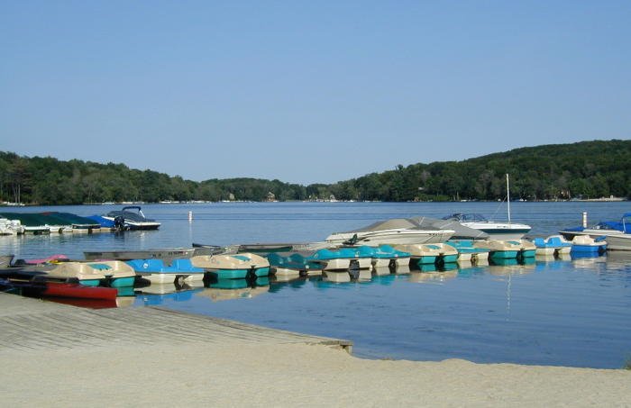 Split Rock Resort - Lake and Boat Rental Area
