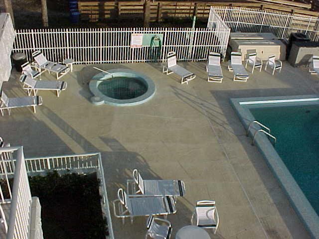 Sunisands Beach Club Resort - Spa & Pool Deck